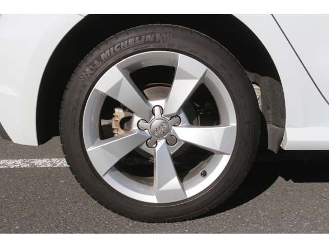 アウディ Ａ１　スポーツバック １．０　ＴＦＳＩ H27年 (関東) 99