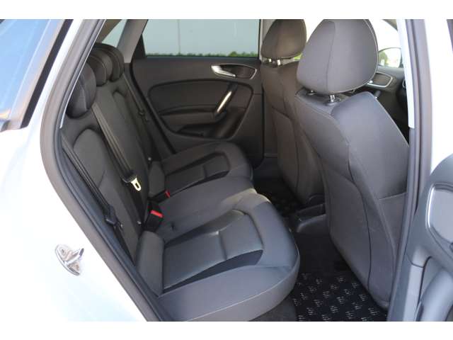 アウディ Ａ１　スポーツバック １．０　ＴＦＳＩ H27年 (関東) 99