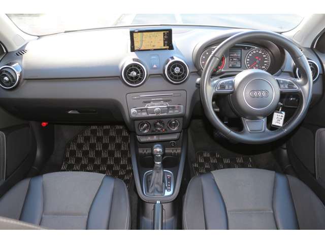 アウディ Ａ１　スポーツバック １．０　ＴＦＳＩ H27年 (関東) 99
