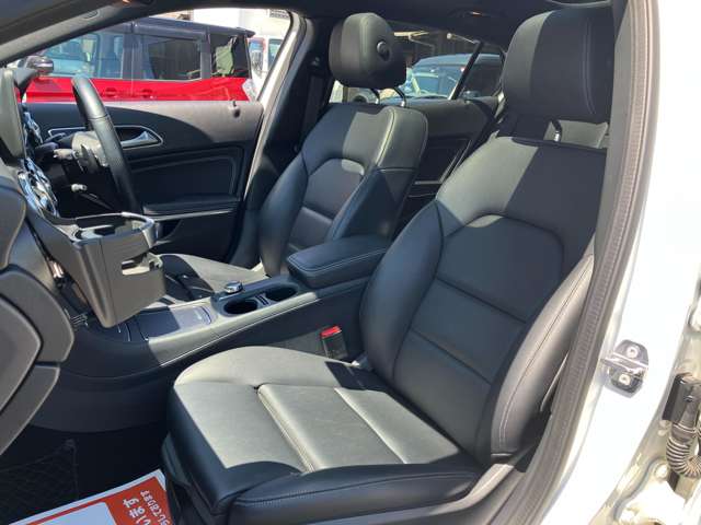 メルセデスベンツ ＧＬＡクラス ＧＬＡ２２０ ４マチック ４ＷＤ R1年 () 99