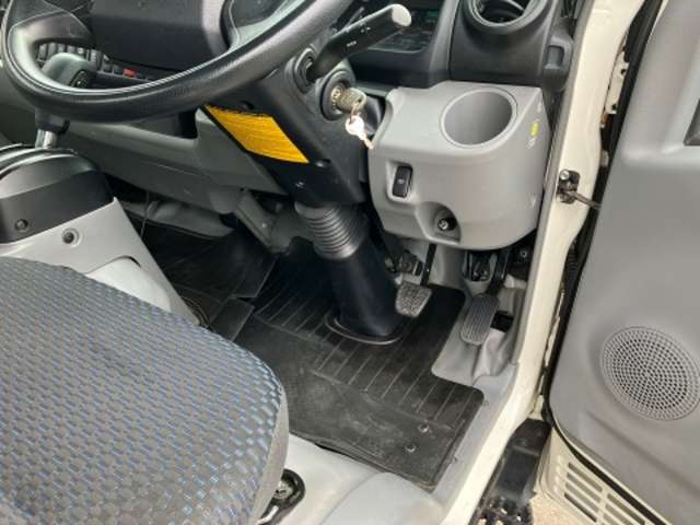 日野自動車 デュトロ ４．０ＤＴ R4年 (東海) 99