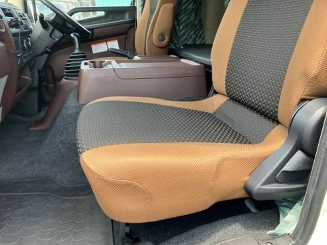 日野自動車 レンジャー アルミウイング R3年 (東海) 99