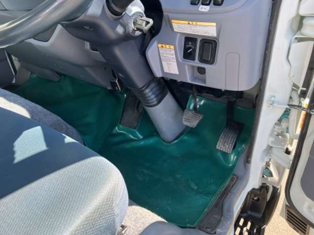 三菱フソウ キャンター ３．０ 全低床 ディーゼルターボ ４ＷＤ H28年 (東海) 99