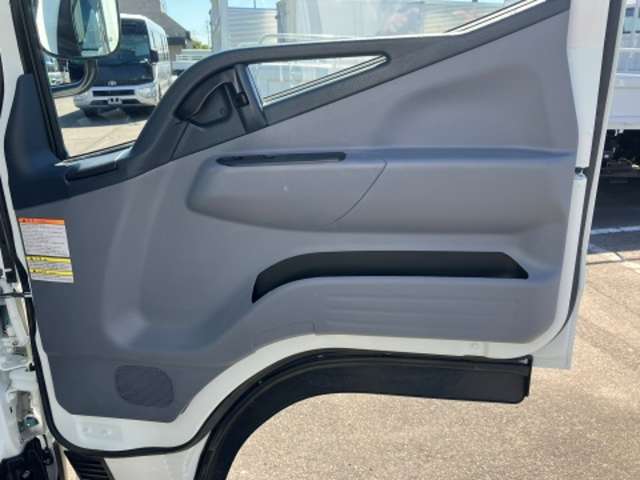三菱フソウ キャンター ３．０ 全低床 ディーゼルターボ ４ＷＤ H28年 (東海) 99
