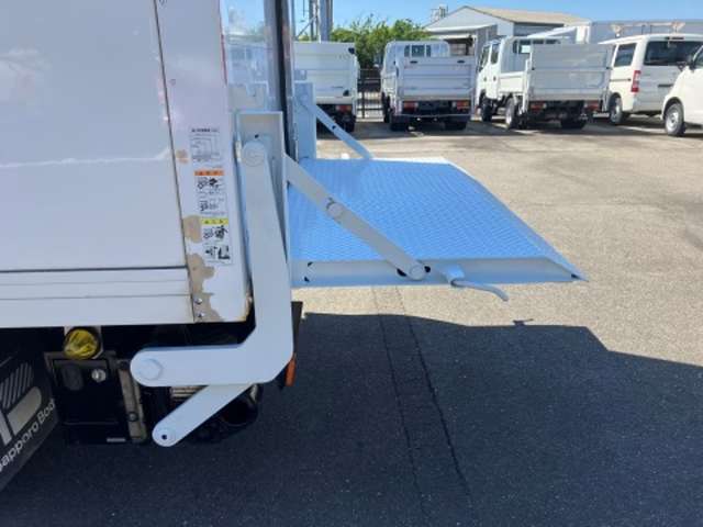 三菱フソウ キャンター ３．０ 全低床 ディーゼルターボ ４ＷＤ H28年 (東海) 99