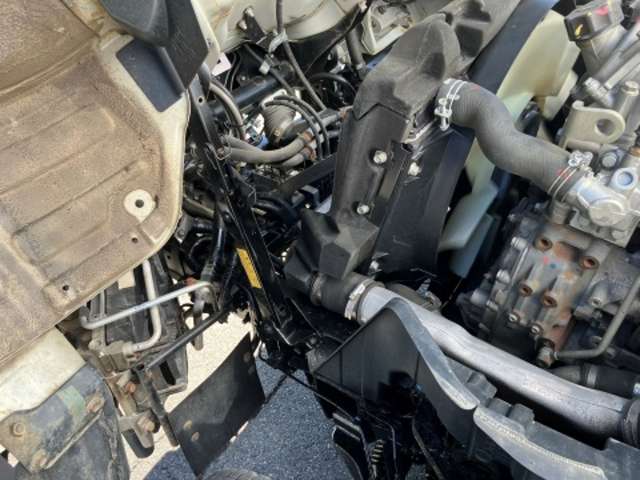 三菱フソウ キャンター ３．０ 全低床 ディーゼルターボ ４ＷＤ H28年 (東海) 99