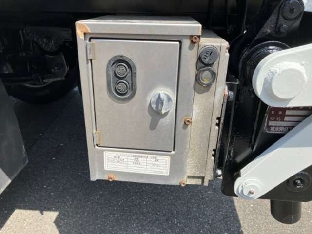 トヨタ ダイナ ４．０ＤＴ H28年 (東海) 99
