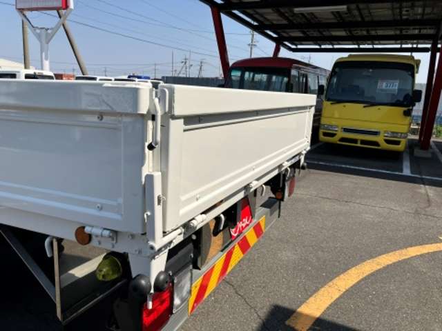 日野自動車 レンジャー 平ボディ R5年 (東海) 99