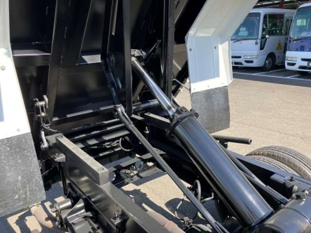 いすゞ エルフ ３．０ＤＴ H28年 (東海) 99