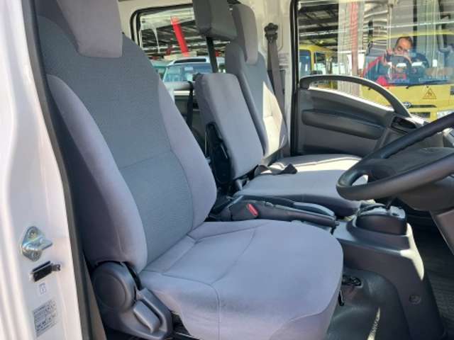 いすゞ エルフ ３．０ＤＴ H28年 (東海) 99