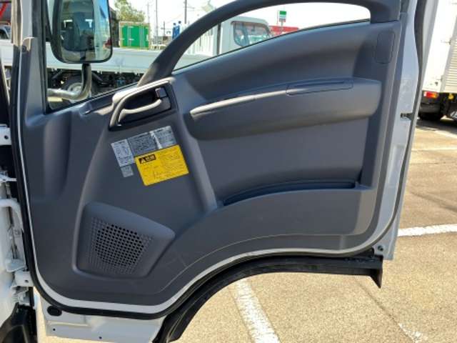 いすゞ エルフ ３．０ＤＴ H28年 (東海) 99
