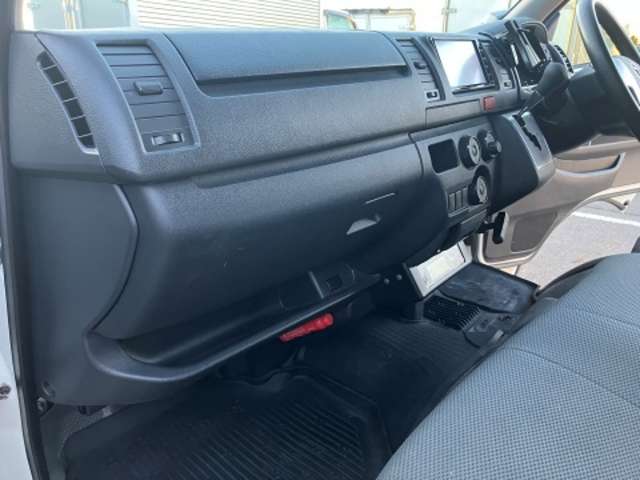 トヨタ ハイエースバン ２．８ 中温冷凍バン ロング ディーゼルターボ R5年 (東海) 99