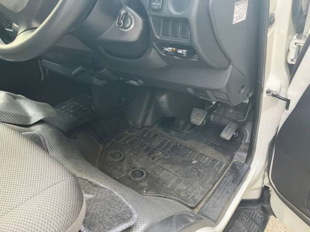 トヨタ ハイエースバン ３．０ 中温冷凍バン ロング ディーゼルターボ ４ＷＤ H29年 (東海) 99