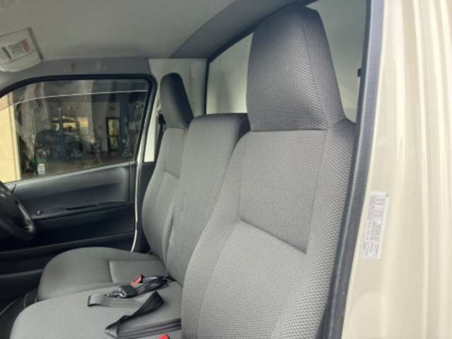 トヨタ ハイエースバン ３．０ 中温冷凍バン ロング ディーゼルターボ ４ＷＤ H29年 (東海) 99