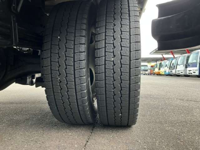 日野自動車 デュトロ ４．０ ワイド ロング 全低床 ディーゼルターボ R2年 (東海) 99