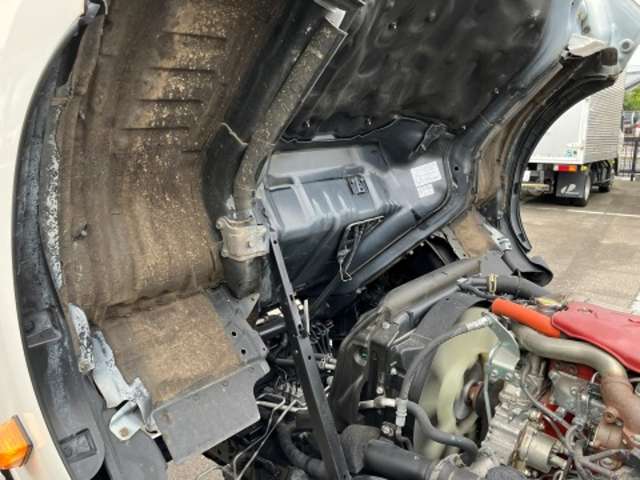 日野自動車 デュトロ ４．０ ワイド ロング 全低床 ディーゼルターボ R2年 (東海) 99