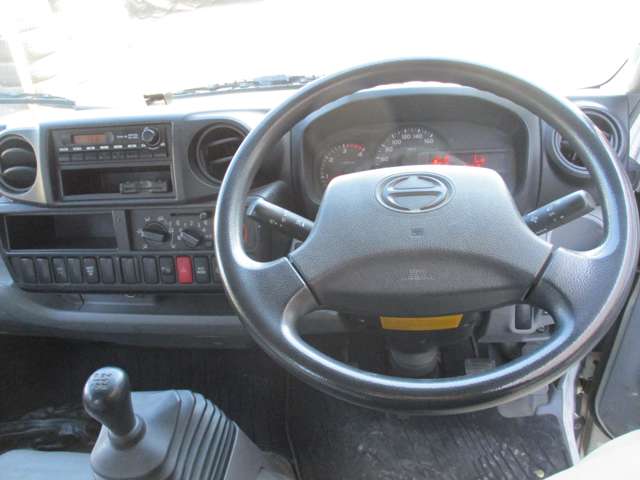 日野自動車 デュトロ ２トン H26年 (東海) 99