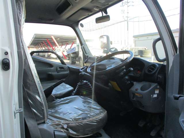 日野自動車 デュトロ ２トン H26年 (東海) 99