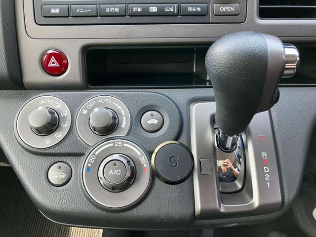 ホンダ クロスロード ２．０ ２０Ｘ ＨＤＤナビ エディション ４ＷＤ H20年 (中国) 99