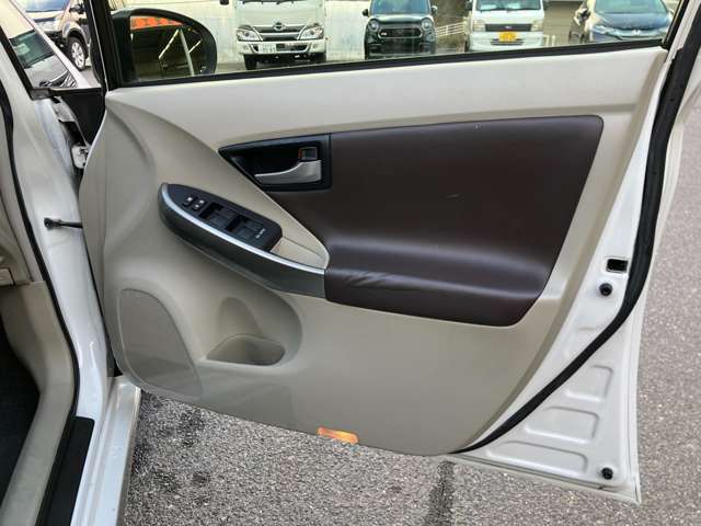 トヨタ プリウス １．８ Ｓ マイコーデ H25年 (中国) 99