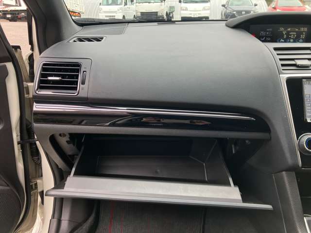 スバル レヴォーグ １．６ ＧＴ アイサイト プラウド エディション ４ＷＤ H27年 (中国) 99