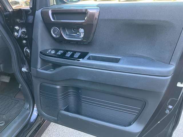 ホンダ Ｎ　ＢＯＸ カスタム ６６０ Ｇ Ｌ ホンダセンシング H30年 (中国) 99
