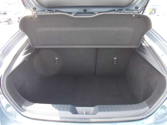 マツダ ＭＡＺＤＡ３　ファストバック １．８ ＸＤ バーガンディ セレクション ディーゼルターボ R1年 () 99