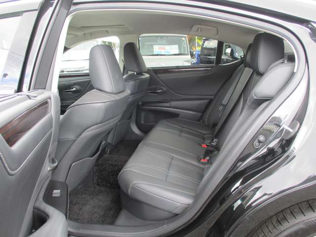 レクサス ＥＳ３００ｈ バージョンＬ R1年 () 99