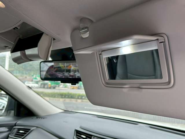 日産 エクストレイル ２．０ ２０ＸＩ ２列車 ４ＷＤ H30年 () 99