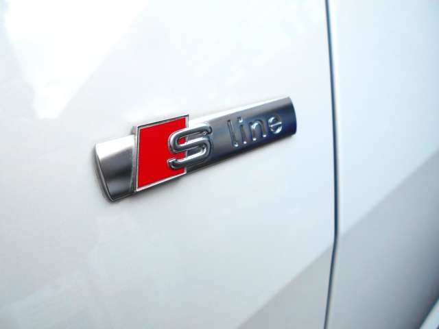 アウディ Ａ６ ４０ ＴＤＩ クワトロ Ｓライン ディーゼルターボ ４ＷＤ R5年 () 99