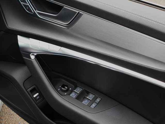 アウディ Ａ６ ４０ ＴＤＩ クワトロ Ｓライン ディーゼルターボ ４ＷＤ R5年 () 99