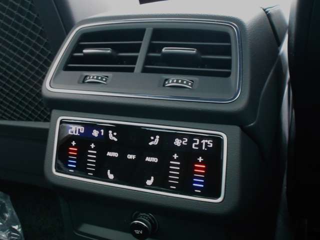 アウディ Ａ６ ４０ ＴＤＩ クワトロ Ｓライン ディーゼルターボ ４ＷＤ R5年 () 99