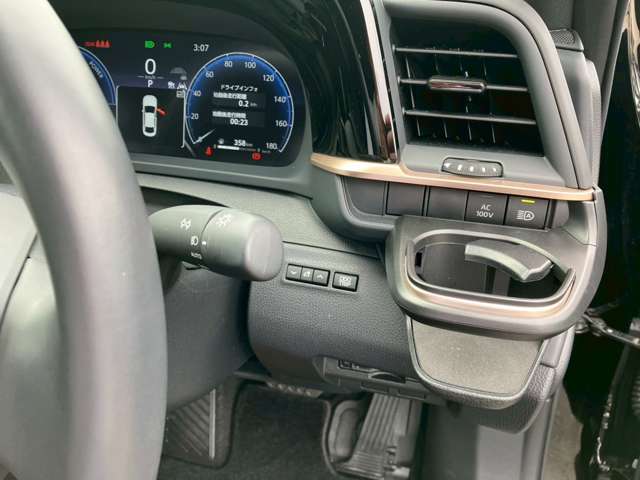 トヨタ クラウン　クロスオーバー　ハイブリッド ２．５ Ｇ アドバンスト レザー パッケージ Ｅ－ＦＯＵＲ ４ＷＤ R4年 () 99