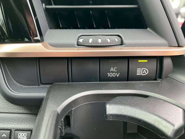 トヨタ クラウン　クロスオーバー　ハイブリッド ２．５ Ｇ アドバンスト レザー パッケージ Ｅ－ＦＯＵＲ ４ＷＤ R4年 () 99