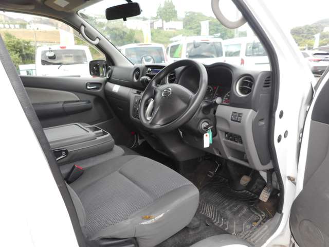 日産 ＮＶ３５０キャラバン ２．５ チェアキャブ Ｍ仕様 ディーゼルターボ ４ＷＤ H27年 (東北) 99