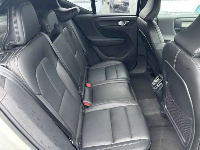 ボルボ ＸＣ４０ Ｂ４ ＡＷＤ インスクリプション ４ＷＤ R3年 (九州・沖縄) 99