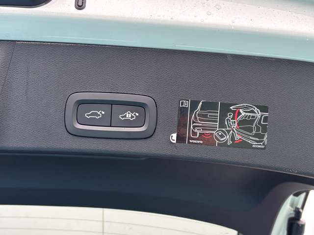 ボルボ ＸＣ４０ Ｂ４ ＡＷＤ インスクリプション ４ＷＤ R3年 (九州・沖縄) 99