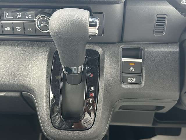 ホンダ Ｎ　ＢＯＸ カスタム ６６０ ターボ コーディネートスタイル モノトーン R8年 (東海) 99