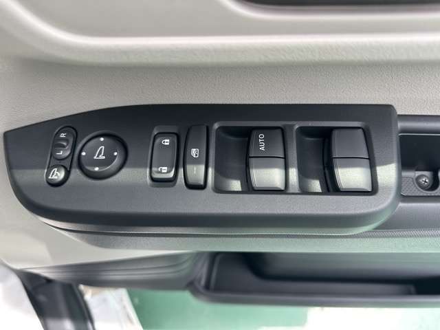 ホンダ Ｎ　ＢＯＸ ６６０ ファッションスタイル ２トーン R8年 (東海) 99
