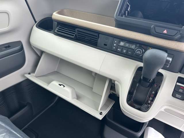 ホンダ Ｎ　ＢＯＸ ６６０ ファッションスタイル ２トーン R8年 (東海) 99