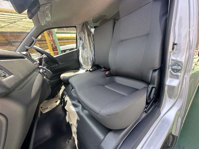マツダ ボンゴブローニィバン ２．８ ＧＬ ディーゼルターボ ４ＷＤ R8年 (東海) 99