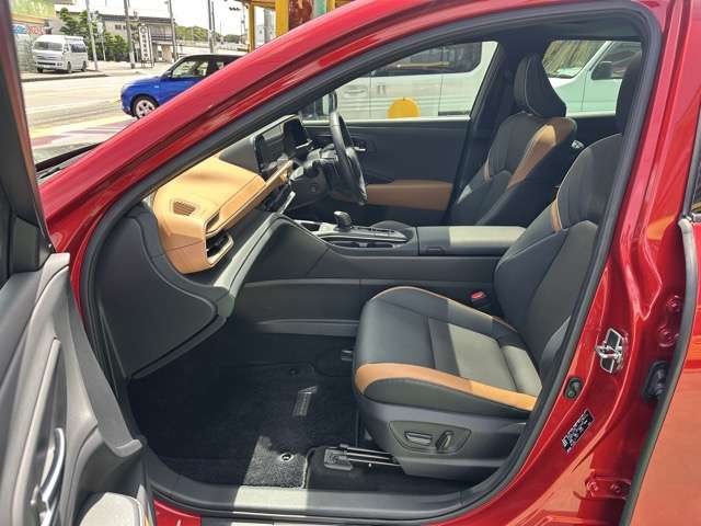 トヨタ クラウン　クロスオーバー　ハイブリッド ２．４ ＲＳ アドバンスト Ｅ－ＦＯＵＲ ＡＤＶＡＮＣＥＤ ４ＷＤ R4年 (東海) 99