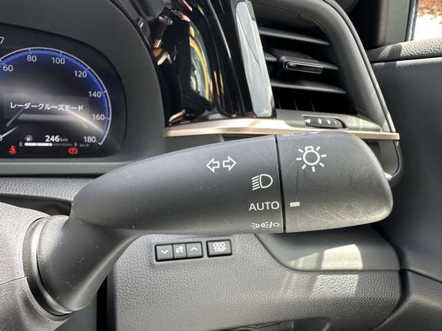 トヨタ クラウン　クロスオーバー　ハイブリッド ２．４ ＲＳ アドバンスト Ｅ－ＦＯＵＲ ＡＤＶＡＮＣＥＤ ４ＷＤ R4年 (東海) 99