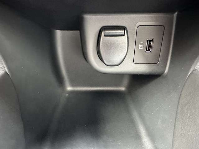 日産 キックス １．２ Ｘ （Ｅ－ＰＯＷＥＲ） R4年 (東海) 99