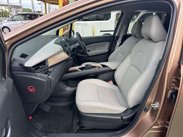 日産 ノートオーラ １．２ Ｇ レザーエディション R6年 (東海) 99