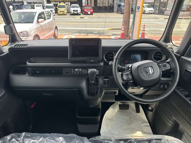 ホンダ Ｎ　ＢＯＸ カスタム ６６０ ブラック スタイル R8年 (東海) 99