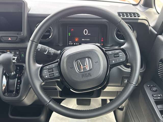 ホンダ Ｎ　ＢＯＸ カスタム ６６０ ブラック スタイル R8年 (東海) 99