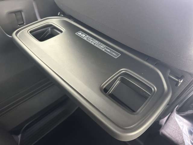 ホンダ Ｎ　ＢＯＸ カスタム ６６０ ブラック スタイル R8年 (東海) 99