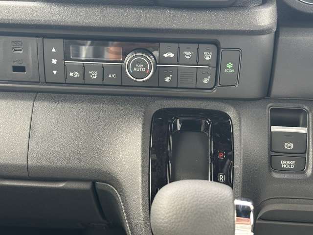 ホンダ Ｎ　ＢＯＸ カスタム ６６０ ターボ ブラック スタイル R8年 (東海) 99