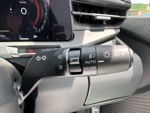 日産 ノートオーラ １．２ ＮＩＳＭＯ チューンド Ｅ－ＰＯＷＥＲ ４ＷＤ R7年 (東海) 99